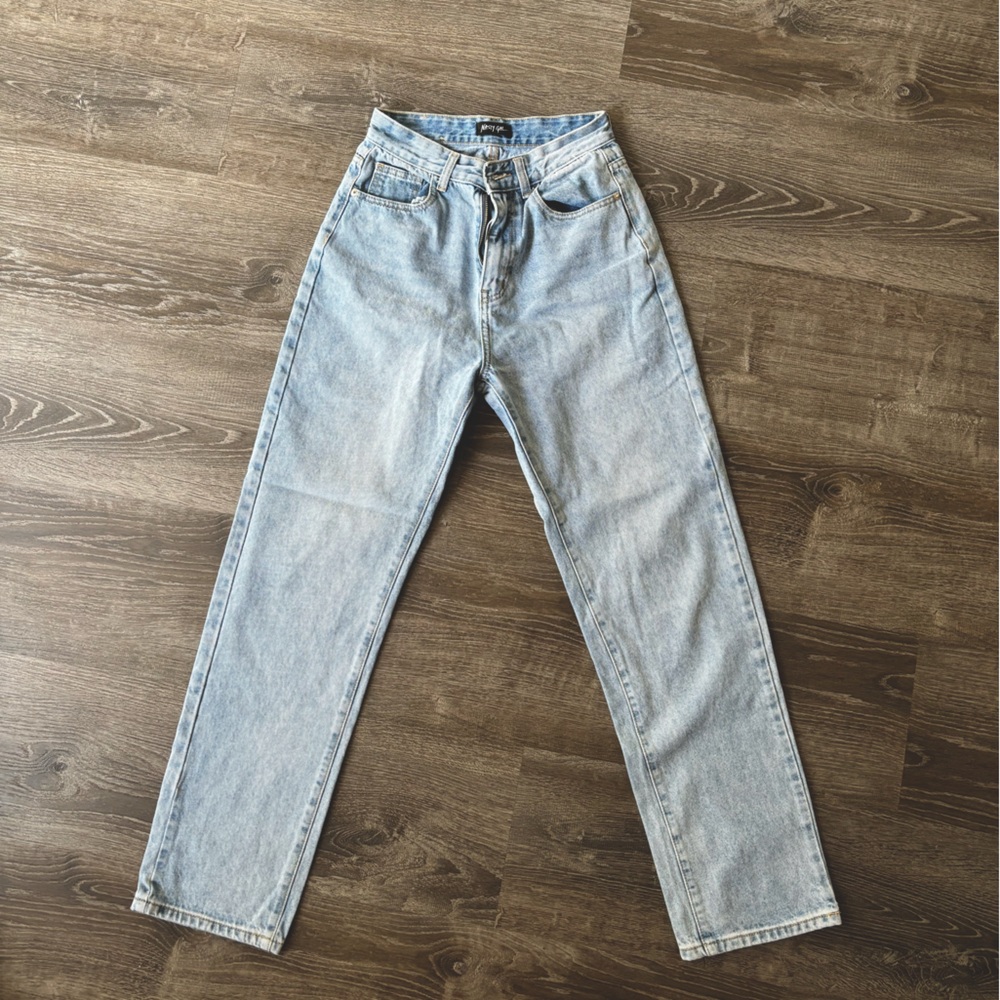 Nasty Gal Women’s Denim - High waisted light wash mom jean